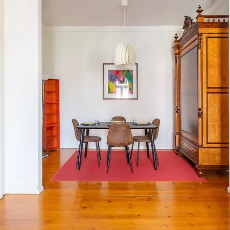 Apartment Bright 2 Bedroom 100m From Av. Liberdade Lisbon