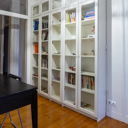 Bright 2 Bedroom 100m From Av. Liberdade